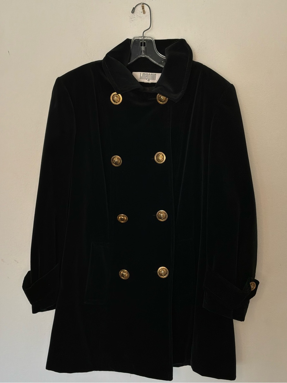 Imagnin Black Velvet Double-Breasted Jacket | Vintage Gold Medallion Buttons